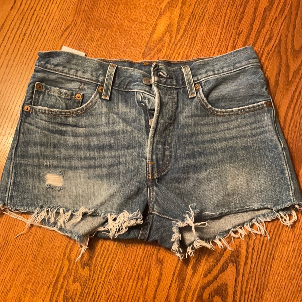 Levi’s 501 Jean shorts 26 distressed